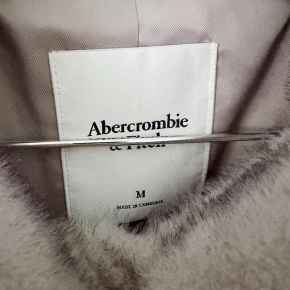 ABERCROMBIE & FITCH Grey Faux Fur Coat - Picture 5 of 5